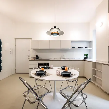 Design And Silence - Wide Renovated Apartment 2 Stops Form Centrale Milan Exterior photo