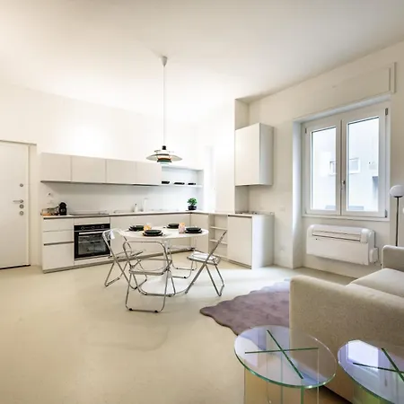 Design And Silence - Wide Renovated Apartment 2 Stops Form Centrale Milan Exterior photo