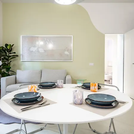 Design And Silence - Wide Renovated Apartment 2 Stops Form Centrale Milan Exterior photo