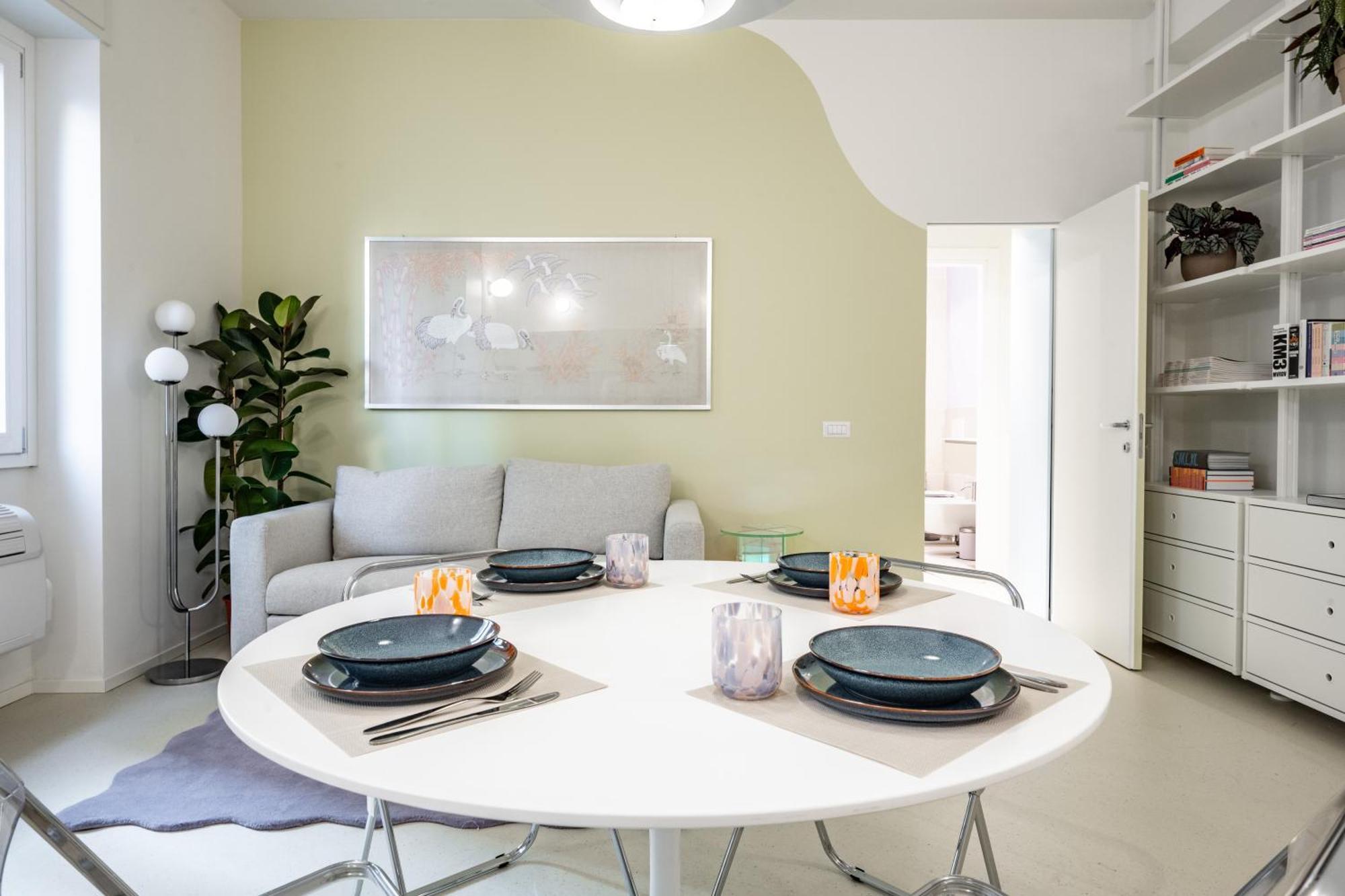 Design And Silence - Wide Renovated 2 Stops Form Milão